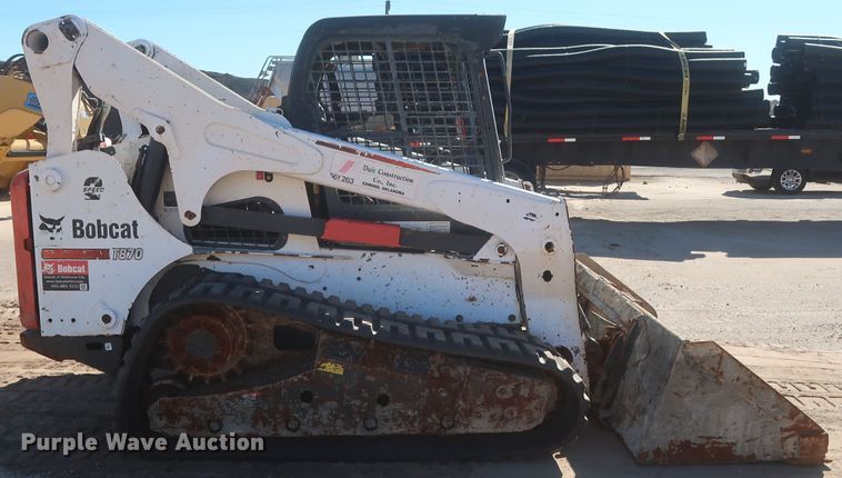 image for item DJ1876 2015 Bobcat T870  tracked skid steer loader