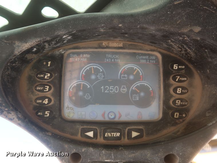 image for item DJ1876 2015 Bobcat T870  tracked skid steer loader