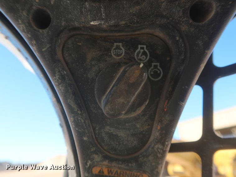 image for item DJ1876 2015 Bobcat T870  tracked skid steer loader