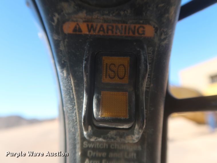 image for item DJ1876 2015 Bobcat T870  tracked skid steer loader