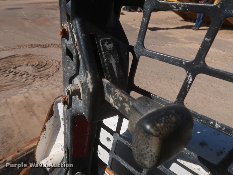 image for item DJ1876 2015 Bobcat T870  tracked skid steer loader