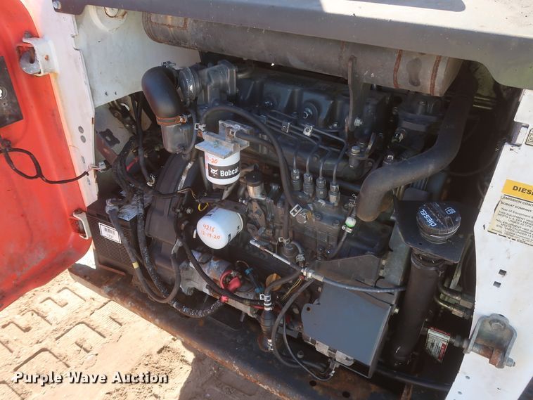 image for item DJ1876 2015 Bobcat T870  tracked skid steer loader