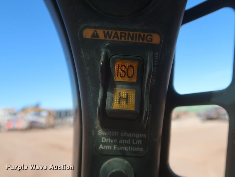 image for item DJ1882 2015 Bobcat T870  tracked skid steer loader