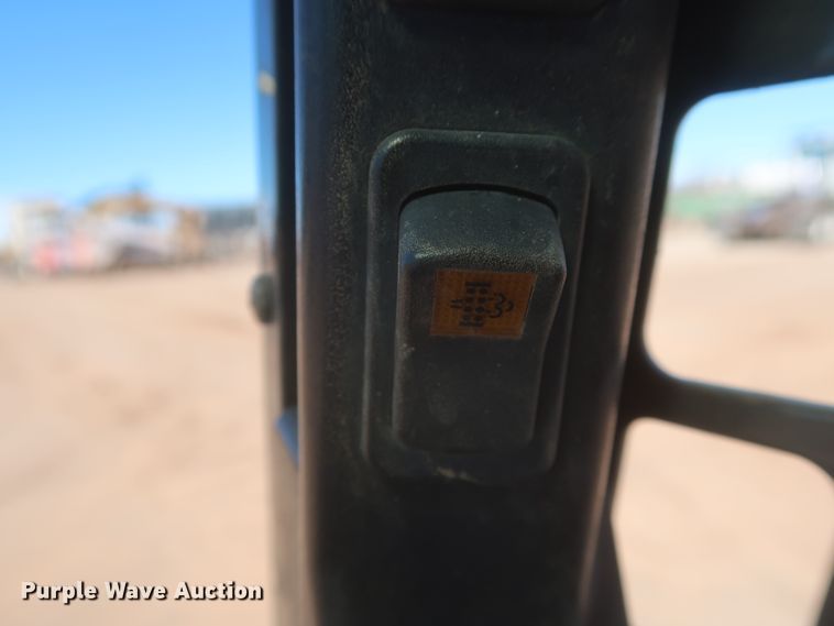 image for item DJ1882 2015 Bobcat T870  tracked skid steer loader