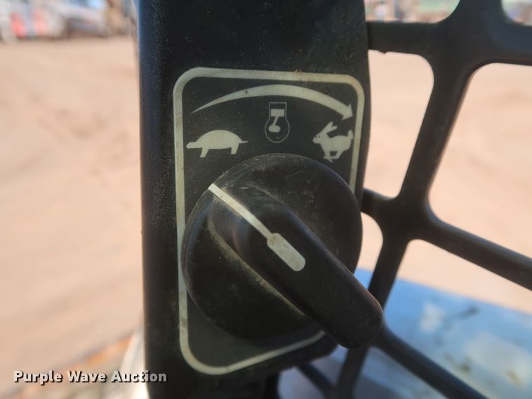 image for item DJ1882 2015 Bobcat T870  tracked skid steer loader