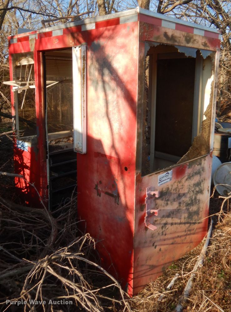 image for item DJ2175 Operator station