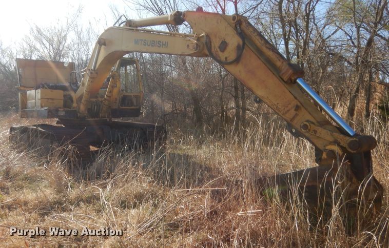 image for item DJ2177 1985 Mitsubishi MS230LC-3  excavator