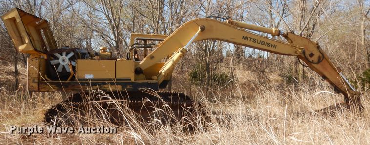 image for item DJ2177 1985 Mitsubishi MS230LC-3  excavator