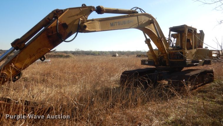 image for item DJ2177 1985 Mitsubishi MS230LC-3  excavator