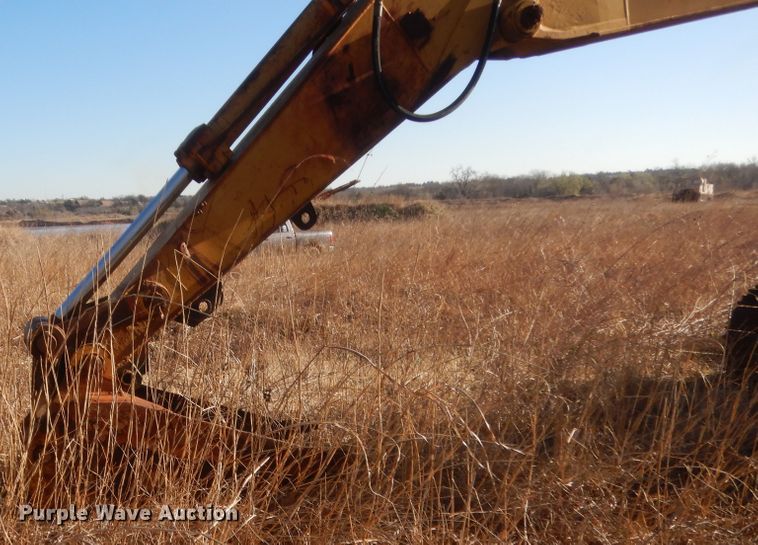 image for item DJ2177 1985 Mitsubishi MS230LC-3  excavator