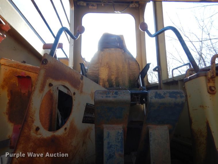 image for item DJ2177 1985 Mitsubishi MS230LC-3  excavator