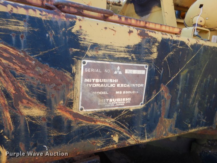 image for item DJ2177 1985 Mitsubishi MS230LC-3  excavator