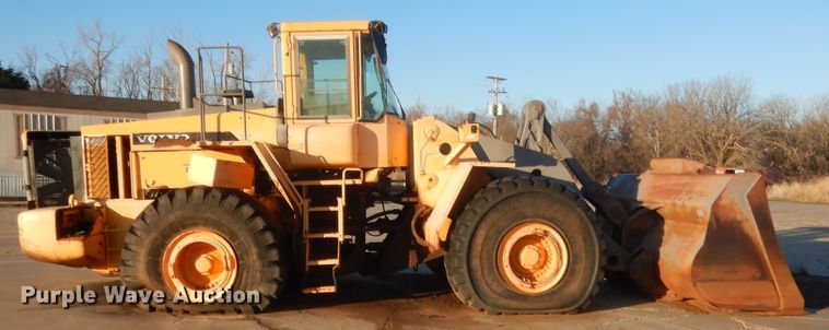 image for item DJ2184 2000 Volvo L220D  wheel loader
