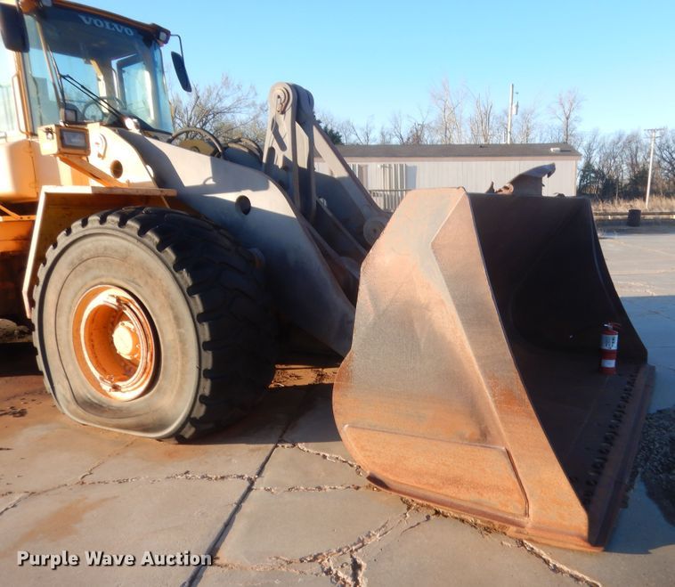image for item DJ2184 2000 Volvo L220D  wheel loader