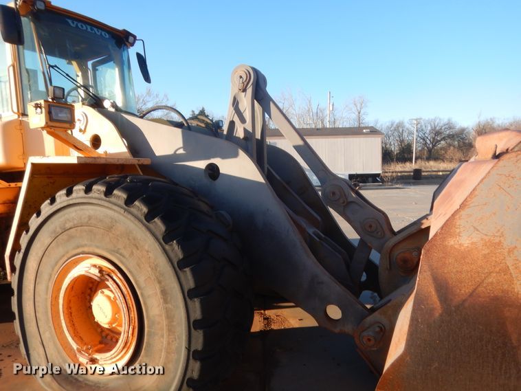 image for item DJ2184 2000 Volvo L220D  wheel loader