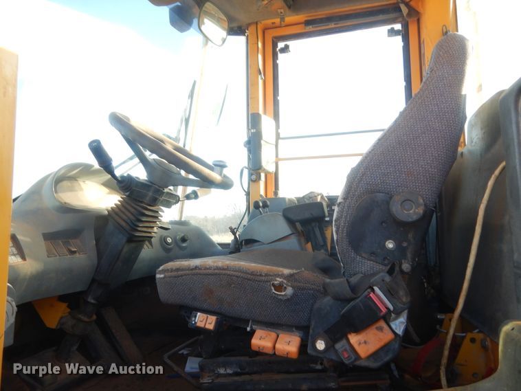 image for item DJ2184 2000 Volvo L220D  wheel loader