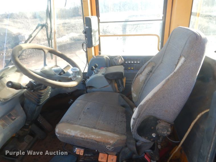 image for item DJ2184 2000 Volvo L220D  wheel loader