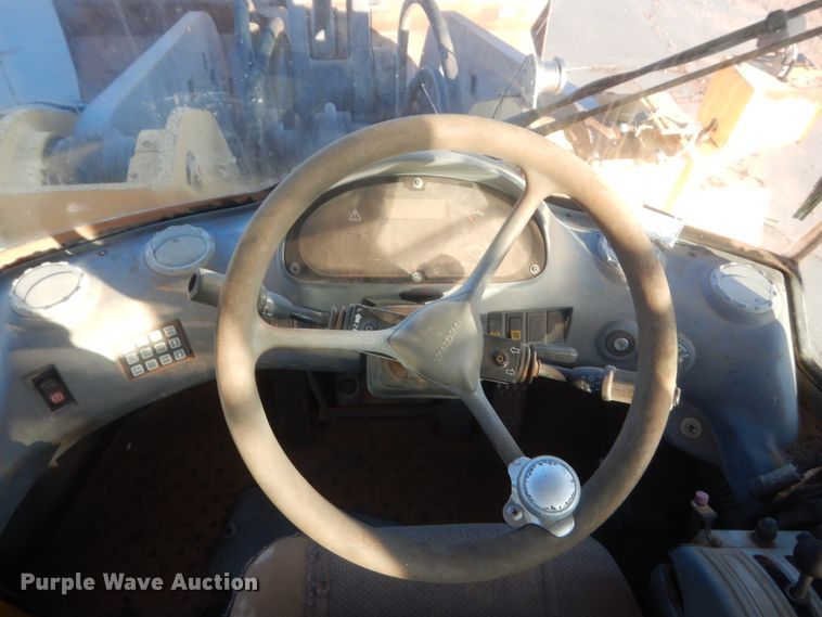 image for item DJ2184 2000 Volvo L220D  wheel loader