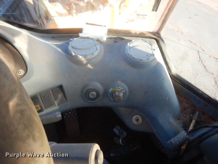 image for item DJ2184 2000 Volvo L220D  wheel loader