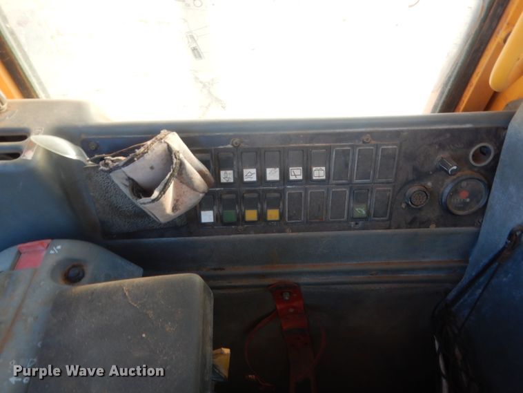 image for item DJ2184 2000 Volvo L220D  wheel loader