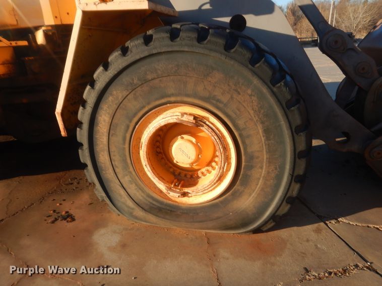 image for item DJ2184 2000 Volvo L220D  wheel loader