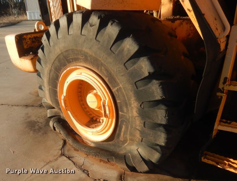 image for item DJ2184 2000 Volvo L220D  wheel loader