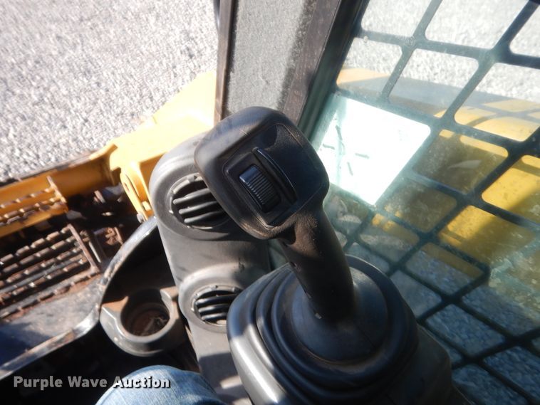 image for item DJ2211 2016 Caterpillar 262D  skid steer loader