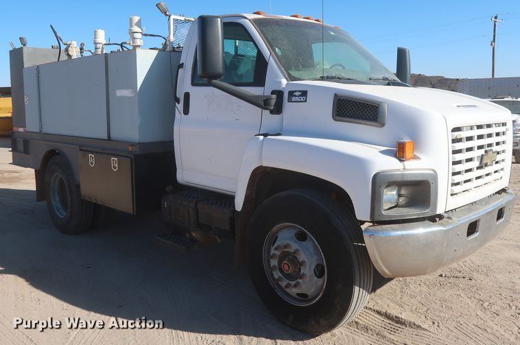 image for item DJ2300 2005 Chevrolet C6500  service truck