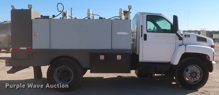 image for item DJ2300 2005 Chevrolet C6500  service truck