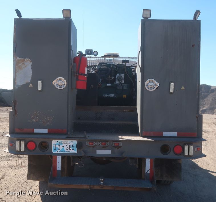 image for item DJ2300 2005 Chevrolet C6500  service truck