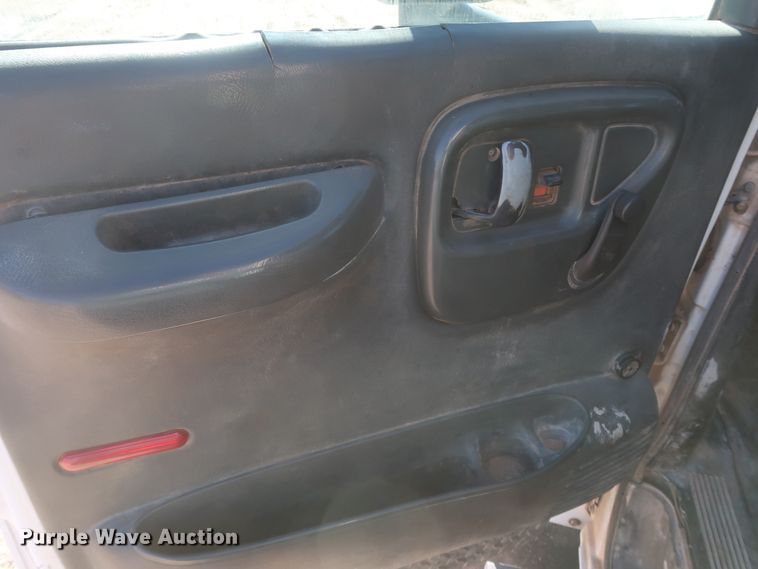 image for item DJ2300 2005 Chevrolet C6500  service truck