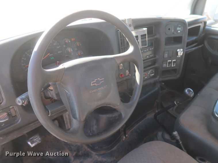 image for item DJ2300 2005 Chevrolet C6500  service truck