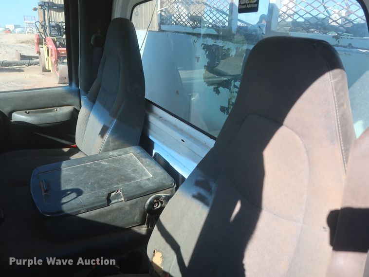 image for item DJ2300 2005 Chevrolet C6500  service truck