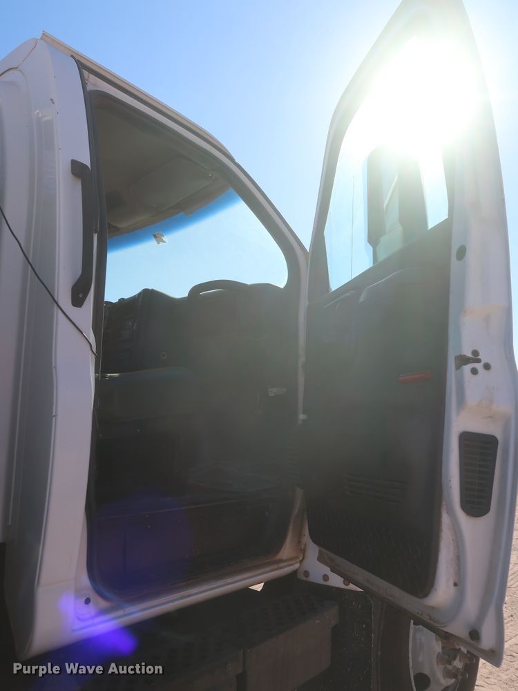 image for item DJ2300 2005 Chevrolet C6500  service truck