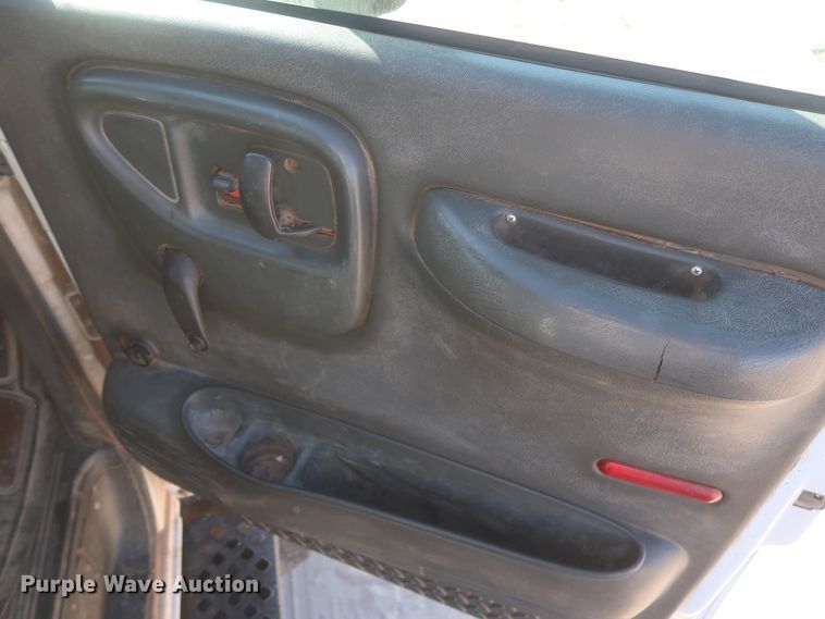 image for item DJ2300 2005 Chevrolet C6500  service truck