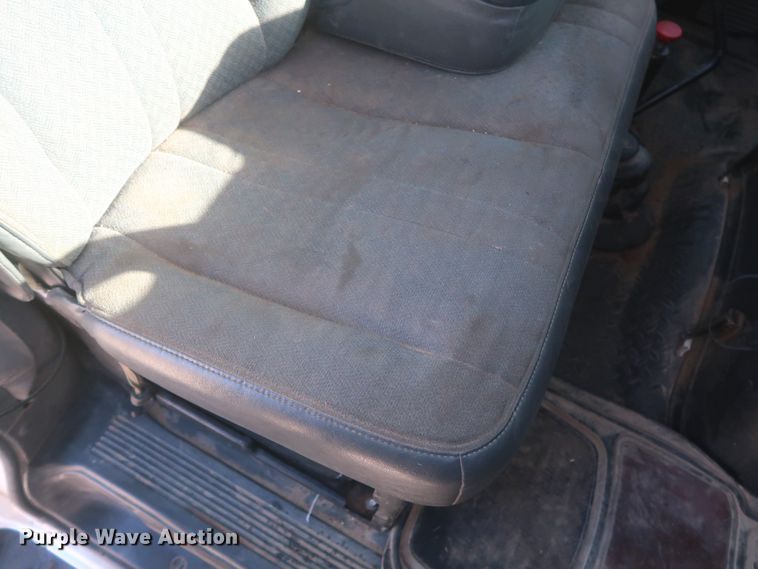 image for item DJ2300 2005 Chevrolet C6500  service truck