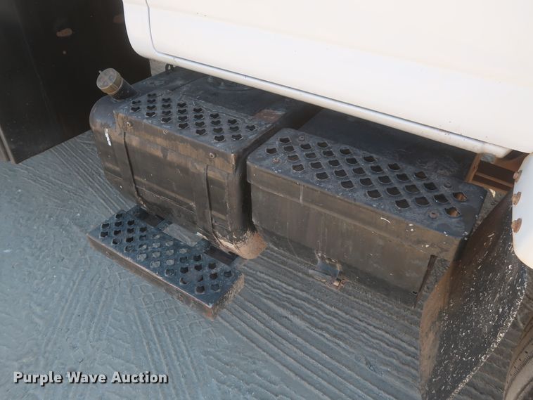 image for item DJ2300 2005 Chevrolet C6500  service truck