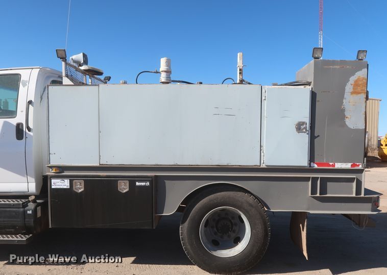 image for item DJ2300 2005 Chevrolet C6500  service truck