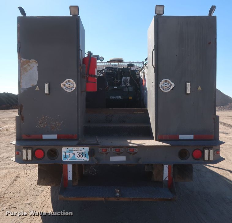 image for item DJ2300 2005 Chevrolet C6500  service truck