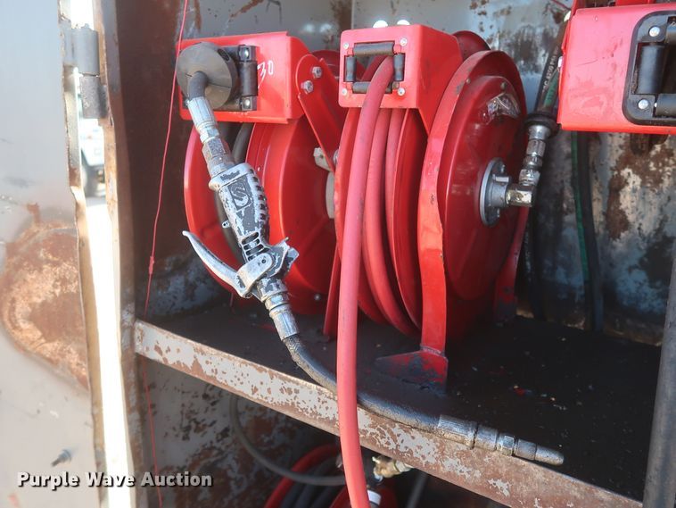 image for item DJ2300 2005 Chevrolet C6500  service truck