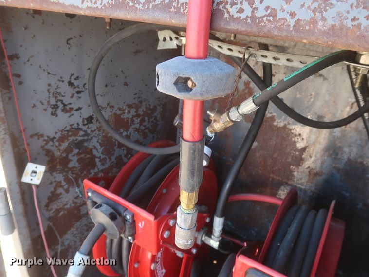 image for item DJ2300 2005 Chevrolet C6500  service truck