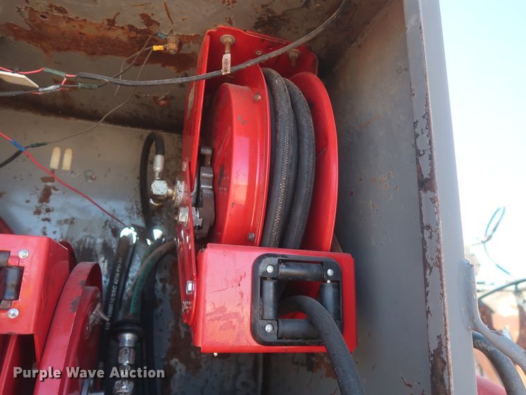 image for item DJ2300 2005 Chevrolet C6500  service truck