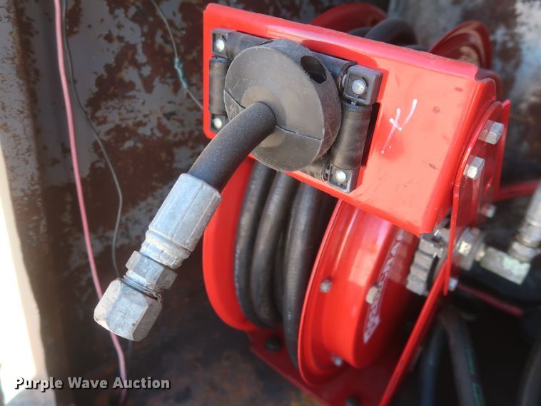 image for item DJ2300 2005 Chevrolet C6500  service truck