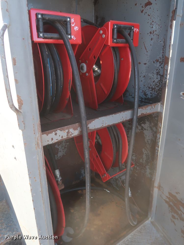 image for item DJ2300 2005 Chevrolet C6500  service truck