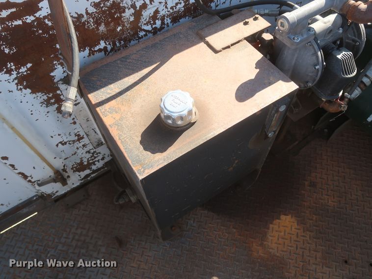 image for item DJ2300 2005 Chevrolet C6500  service truck