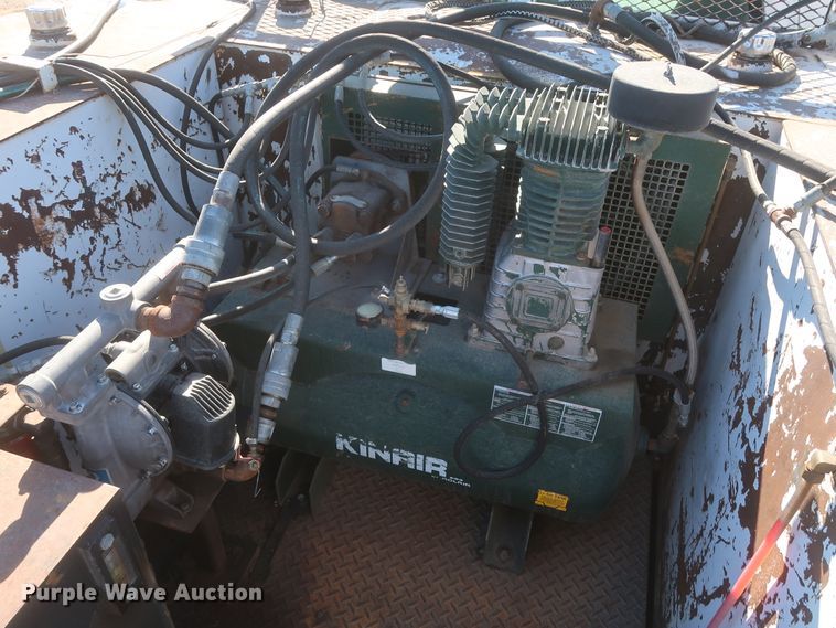 image for item DJ2300 2005 Chevrolet C6500  service truck