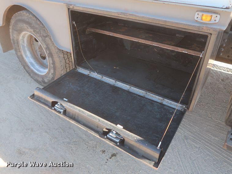 image for item DJ2300 2005 Chevrolet C6500  service truck