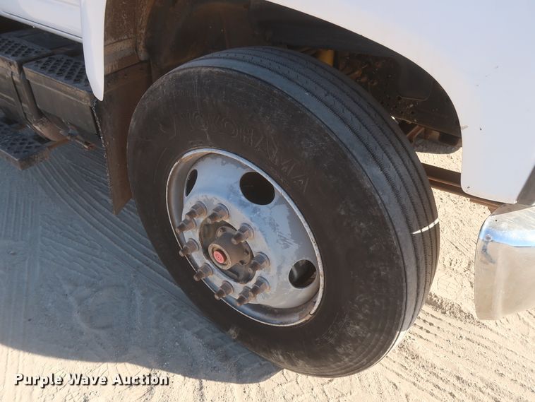 image for item DJ2300 2005 Chevrolet C6500  service truck