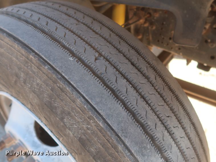 image for item DJ2300 2005 Chevrolet C6500  service truck