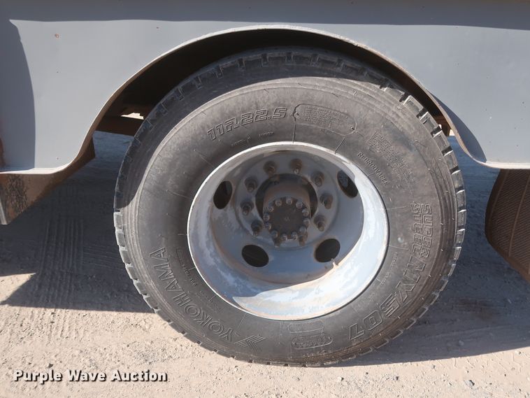 image for item DJ2300 2005 Chevrolet C6500  service truck